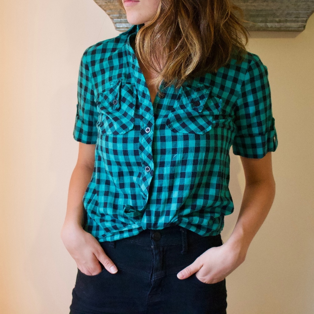 UO Plaid Short Sleeved Button Down *NEW w/ TAGS*